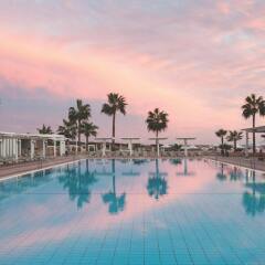 Dome Beach Hotel and Resort бассейн