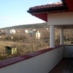 Отель The White Guest House Болгария, Кранево - отзывы, цены и фото номеров - забронировать отель The White Guest House онлайн балкон