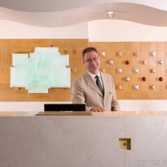 Отель Holiday Inn Athens Attica Av. Airport West интерьер отеля
