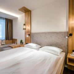 Hotel Restaurant Edelweiss Парчинес комната для гостей фото 2