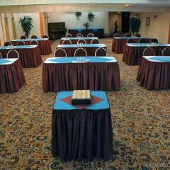 Отель Holiday Inn Express & Suites Charlottetown фото 2