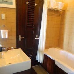 Отель Huong Giang Hotel Resort & Spa Вьетнам, Хюэ - 1 отзыв об отеле, цены и фото номеров - забронировать отель Huong Giang Hotel Resort & Spa онлайн ванная