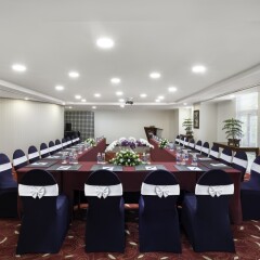 Отель Grand Hotel Saigon Вьетнам, Хошимин - отзывы, цены и фото номеров - забронировать отель Grand Hotel Saigon онлайн с домашними животными