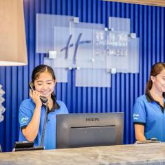 Отель Holiday Inn Express Krabi Ao Nang Beach интерьер отеля