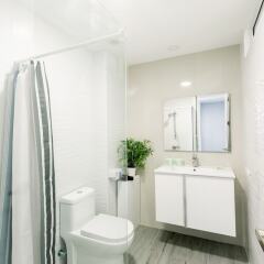 Отель Ducassi Suites Rooftop Pool Beach Club & Spa ванная фото 2