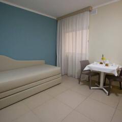Отель 115 The Strand Aparthotel Мальта, Гзира - отзывы, цены и фото номеров - забронировать отель 115 The Strand Aparthotel онлайн комната для гостей фото 5
