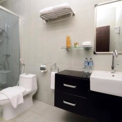 Timor Plaza Hotel & Apartments in Dili, East Timor from 133$, photos, reviews - zenhotels.com bathroom