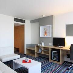 Отель Holiday Inn Prague Airport Чехия, Прага - 3 отзыва об отеле, цены и фото номеров - забронировать отель Holiday Inn Prague Airport онлайн комната для гостей фото 5