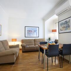 Отель Apartamentos Calvet Испания, Барселона - отзывы, цены и фото номеров - забронировать отель Apartamentos Calvet онлайн комната для гостей фото 3