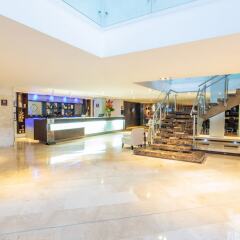 Отель Four Points by Sheraton Cali интерьер отеля фото 3