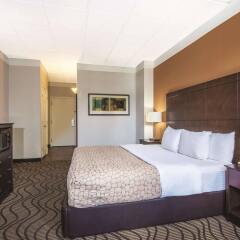 Отель Quality Inn and Suites Summit County комната для гостей фото 5