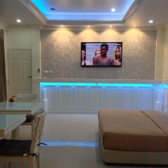 Отель Phuket Airport Suites & Lounge Bar - Club 96 Таиланд, Пхукет - отзывы, цены и фото номеров - забронировать отель Phuket Airport Suites & Lounge Bar - Club 96 онлайн интерьер отеля фото 2