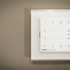 Отель B&b Avenue Deschanel Брюссель сейф в номере