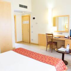 Отель Cristallo Hotel Mokinba Италия, Милан - - забронировать отель Cristallo Hotel Mokinba, цены и фото номеров удобства в номере фото 2