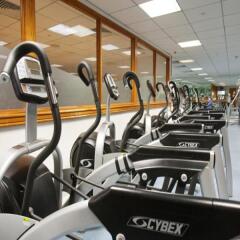 Arora Hotel Gatwick фитнесс-зал