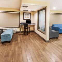 Отель Super 8 by Wyndham Calgary/Airport Канада, Калгари - отзывы, цены и фото номеров - забронировать отель Super 8 by Wyndham Calgary/Airport онлайн комната для гостей