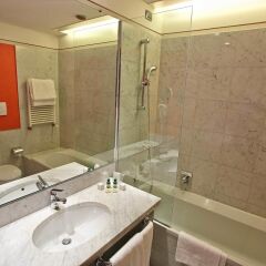 Отель Vicenza Tiepolo Италия, Виченца - отзывы, цены и фото номеров - забронировать отель Vicenza Tiepolo онлайн ванная