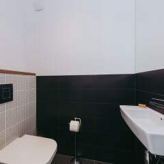 Отель ShortStayPoland Żupnicza (B32) Польша, Варшава - отзывы, цены и фото номеров - забронировать отель ShortStayPoland Żupnicza (B32) онлайн ванная