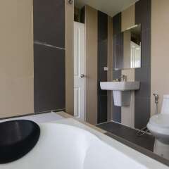 Отель JJAirportHotelCondominium For Rent 2 ванная