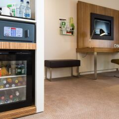 Отель Holiday Inn Stevenage удобства в номере