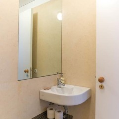 Отель 5 2BR Apt in the HistoricalCenterParking Португалия, Лиссабон - отзывы, цены и фото номеров - забронировать отель 5 2BR Apt in the HistoricalCenterParking онлайн ванная