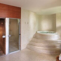 Отель Millennium Hilton Bangkok сауна
