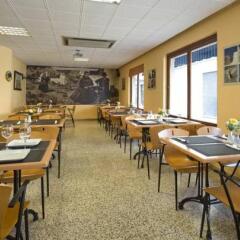 Отель Hostal Roig питание