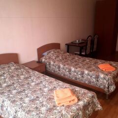 Гостиница Yubileinaya Hotel - hostel в Уссурийске 1 отзыв об отеле, цены и фото номеров - забронировать гостиницу Yubileinaya Hotel - hostel онлайн Уссурийск комната для гостей