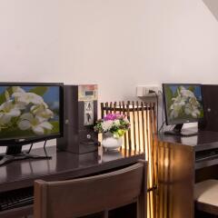 Отель The Holiday Resort интерьер отеля