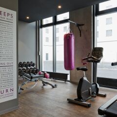 Отель Moxy Vienna Airport фитнесс-зал фото 2