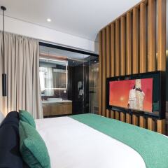 Отель Dominic Smart & Luxury Suites Parliament комната для гостей фото 4