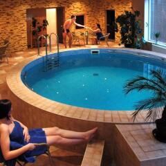 Toss Hotel бассейн
