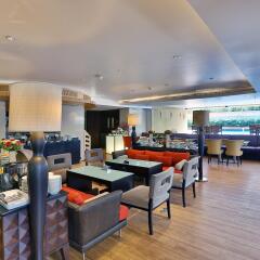 Siri Sathorn Hotel гостиничный бар