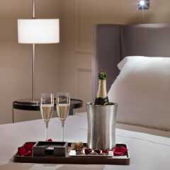 Отель H10 Palacio Colomera в номере