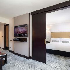 Отель Sofitel Lisbon Liberdade сейф в номере
