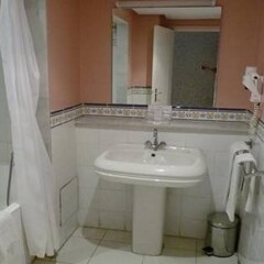 Отель Oumlil Марокко, Рабат - отзывы, цены и фото номеров - забронировать отель Oumlil онлайн ванная фото 2