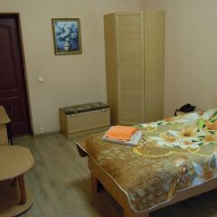Гостиница Family-Hotel в Кургане отзывы, цены и фото номеров - забронировать гостиницу Family-Hotel онлайн Курган комната для гостей