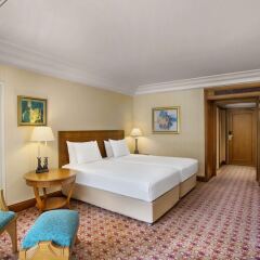 Hilton Istanbul Bosphorus Турция, Стамбул - 5 отзывов об отеле, цены и фото номеров - забронировать отель Hilton Istanbul Bosphorus онлайн удобства в номере фото 2