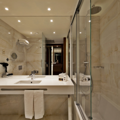 TURIM Marques Hotel Лиссабон ванная