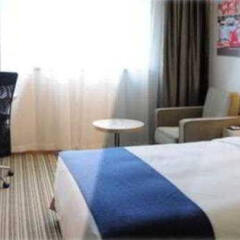 Отель Holiday Inn Express Shanghai New Hongqiao удобства в номере фото 2