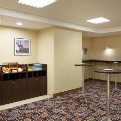 Гостиница Hampton by Hilton Moscow Strogino (Хэмптон бай Хилтон) в Москве - забронировать гостиницу Hampton by Hilton Moscow Strogino (Хэмптон бай Хилтон), цены и фото номеров Москва интерьер отеля фото 4