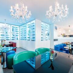 Отель iQ130 Guesthouse гостиничный бар