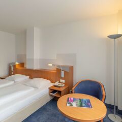 Отель Ramada by Wyndham Hannover Германия, Ганновер - отзывы, цены и фото номеров - забронировать отель Ramada by Wyndham Hannover онлайн комната для гостей фото 6