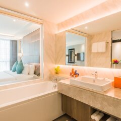 Отель Citrus Suites Sukhumvit 6 By Compass Hospitality Бангкок ванная