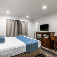Отель Rodeway Inn & Suites Pacific Coast Highway США, Лос-Анджелес - отзывы, цены и фото номеров - забронировать отель Rodeway Inn & Suites Pacific Coast Highway онлайн удобства в номере фото 2
