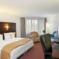 Отель Holiday Inn München Süd Германия, Мюнхен - 13 отзывов об отеле, цены и фото номеров - забронировать отель Holiday Inn München Süd онлайн удобства в номере фото 2