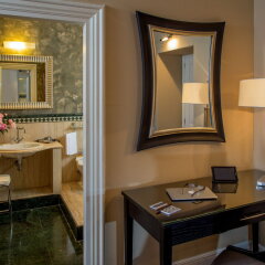 Отель The Inn at the Spanish Steps - Small Luxury Hotels Италия, Рим - отзывы, цены и фото номеров - забронировать отель The Inn at the Spanish Steps - Small Luxury Hotels онлайн удобства в номере