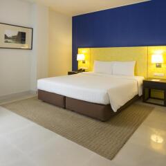 Отель Legacy Express Sukhumvit By Compass Hospitality Бангкок фото 2