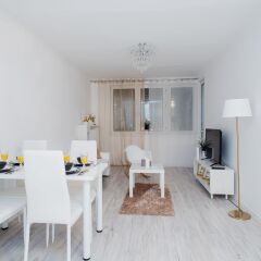 Отель ShortStayPoland Jerozolimskie B13 комната для гостей