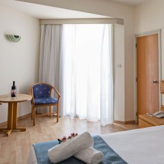 Отель Kissos Hotel Кипр, Пафос - отзывы, цены и фото номеров - забронировать отель Kissos Hotel онлайн комната для гостей фото 5
